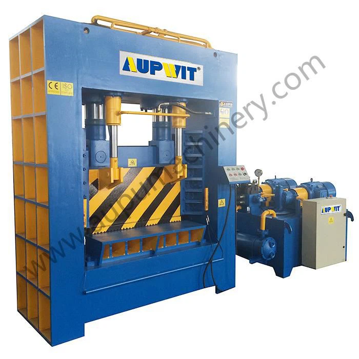 Hidraulikus acélhulladék-guillotine nyírógép